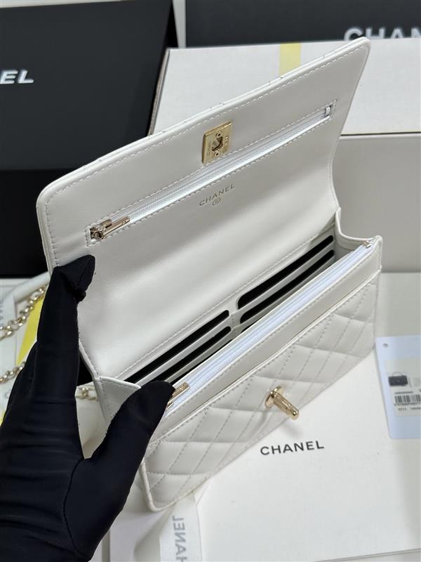 2026127205142364 700